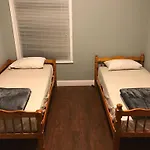 102 Private Room-Double Twin Bed In Cohi Dc!