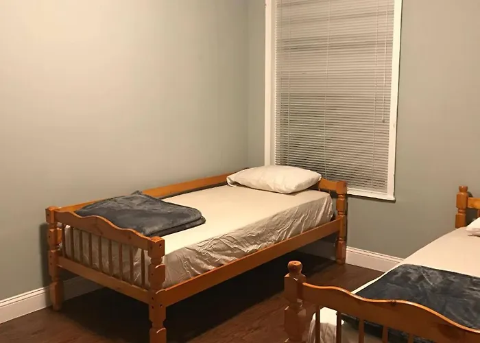 102 Private Room-Double Twin Bed In Cohi Dc!