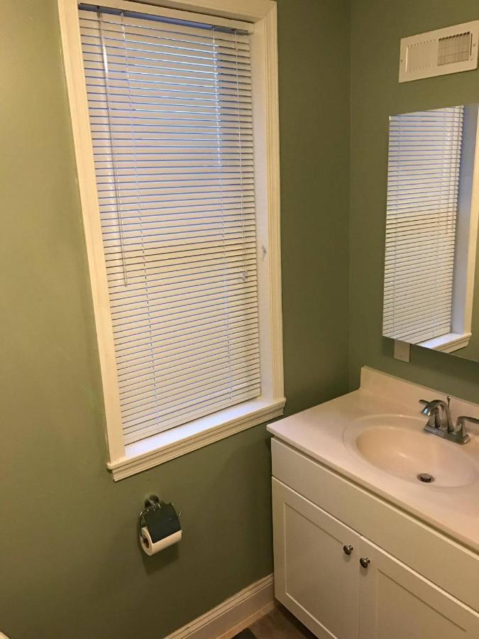 102 Private Room-double Twin Bed In Cohi Dc! Hostel