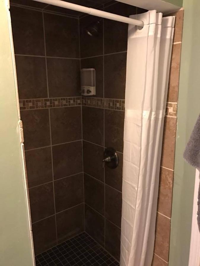 102 Private Room-double Twin Bed In Cohi Dc! Hostel