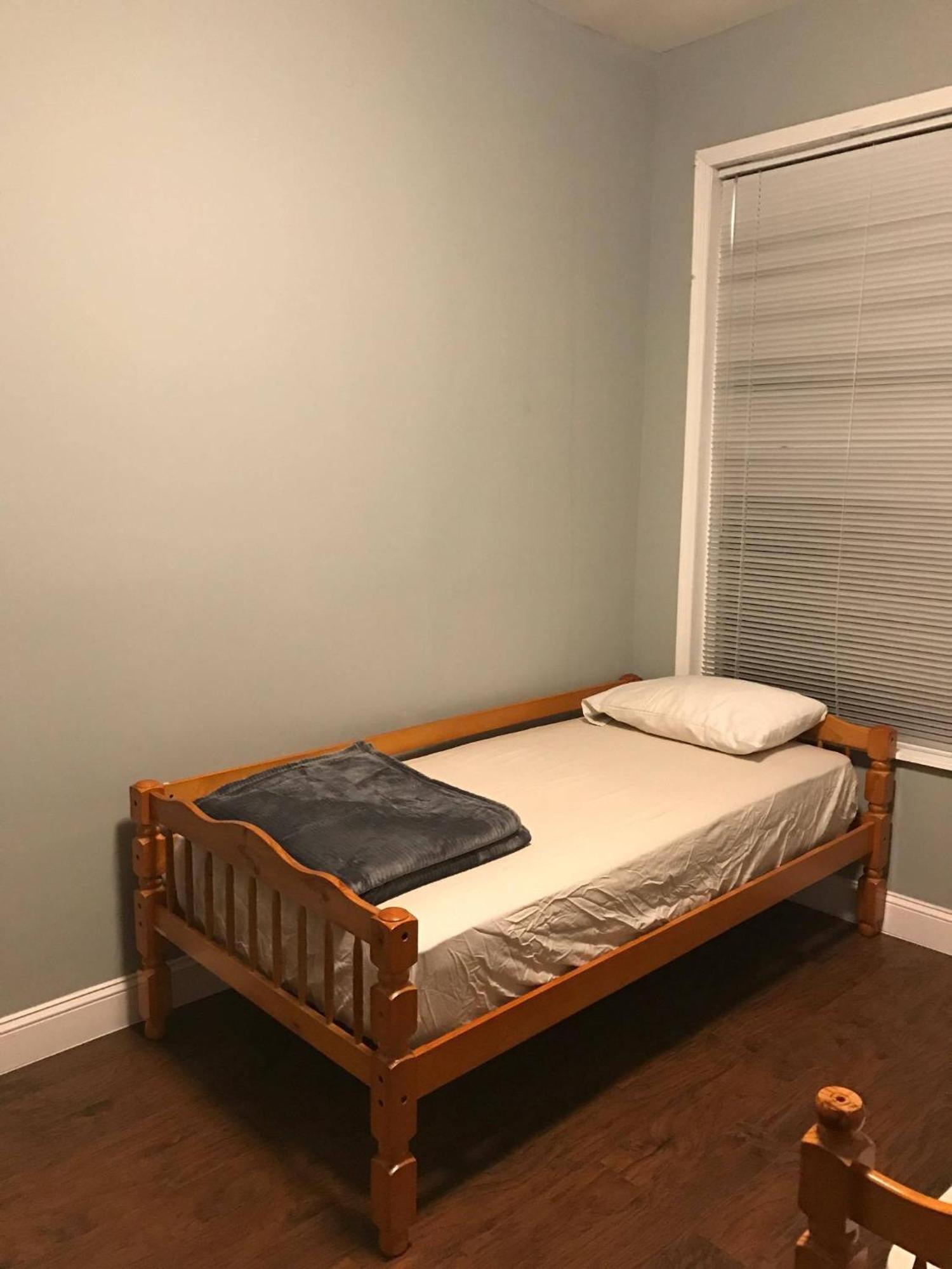 102 Private Room-double Twin Bed In Cohi Dc! * Washington
