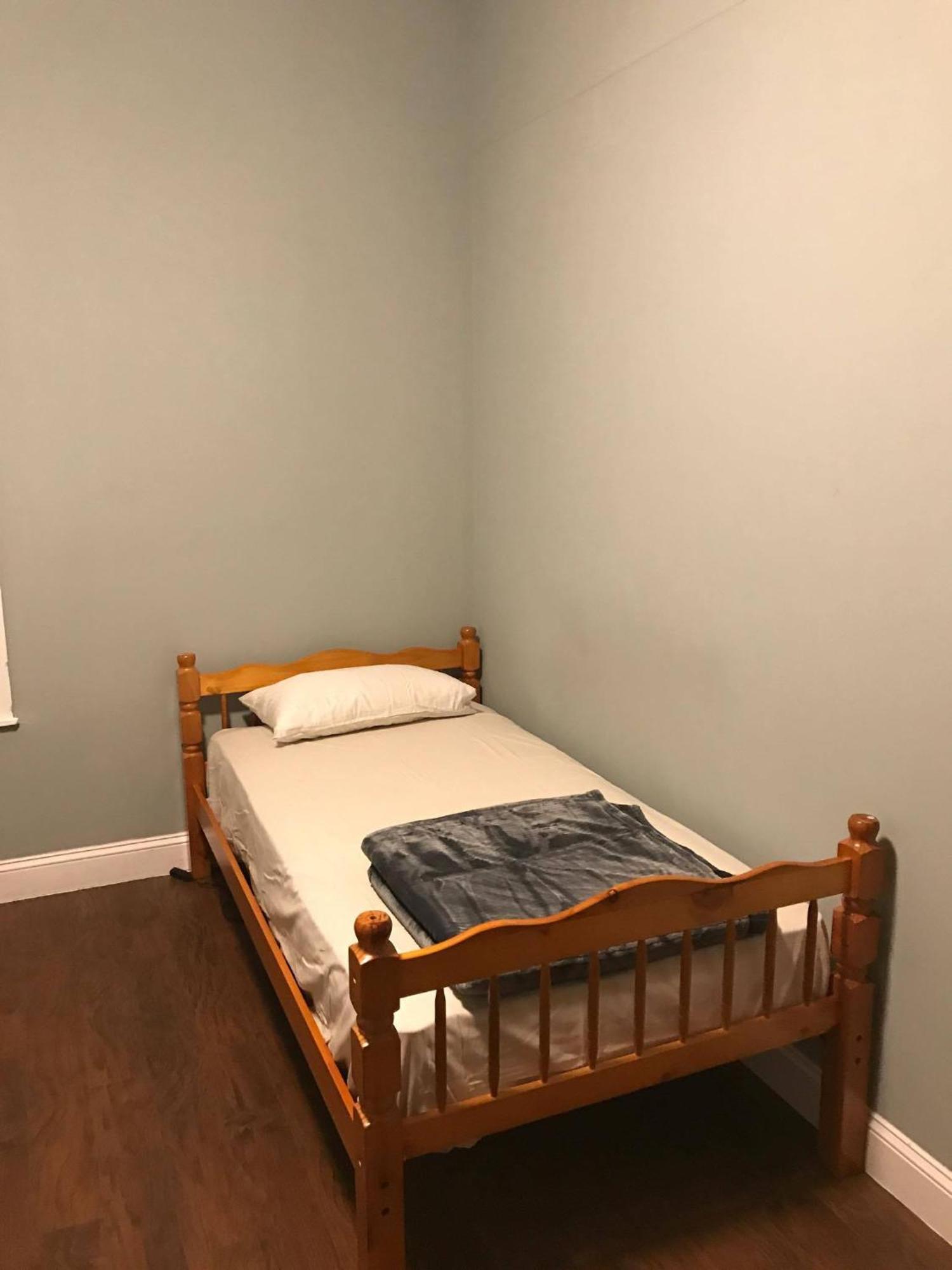 102 Private Room-double Twin Bed In Cohi Dc!